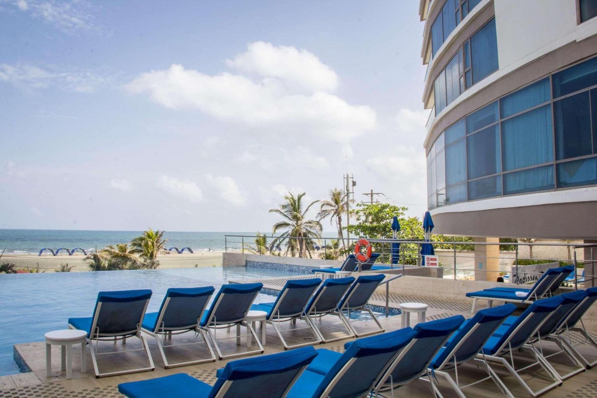 Radisson Cartagena Ocean Pavillion Hotel Bagian luar foto
